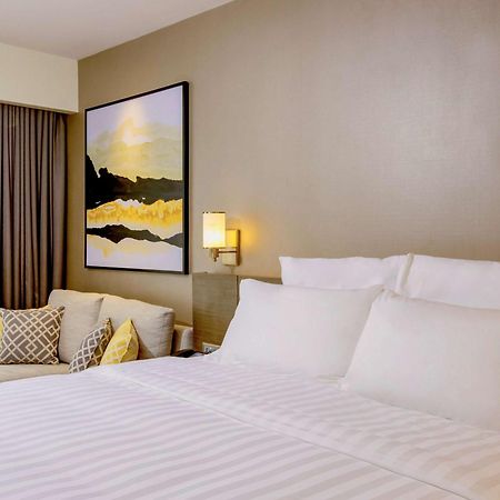 Novotel Suites Manila At Acqua Mandaluyong Zewnętrze zdjęcie