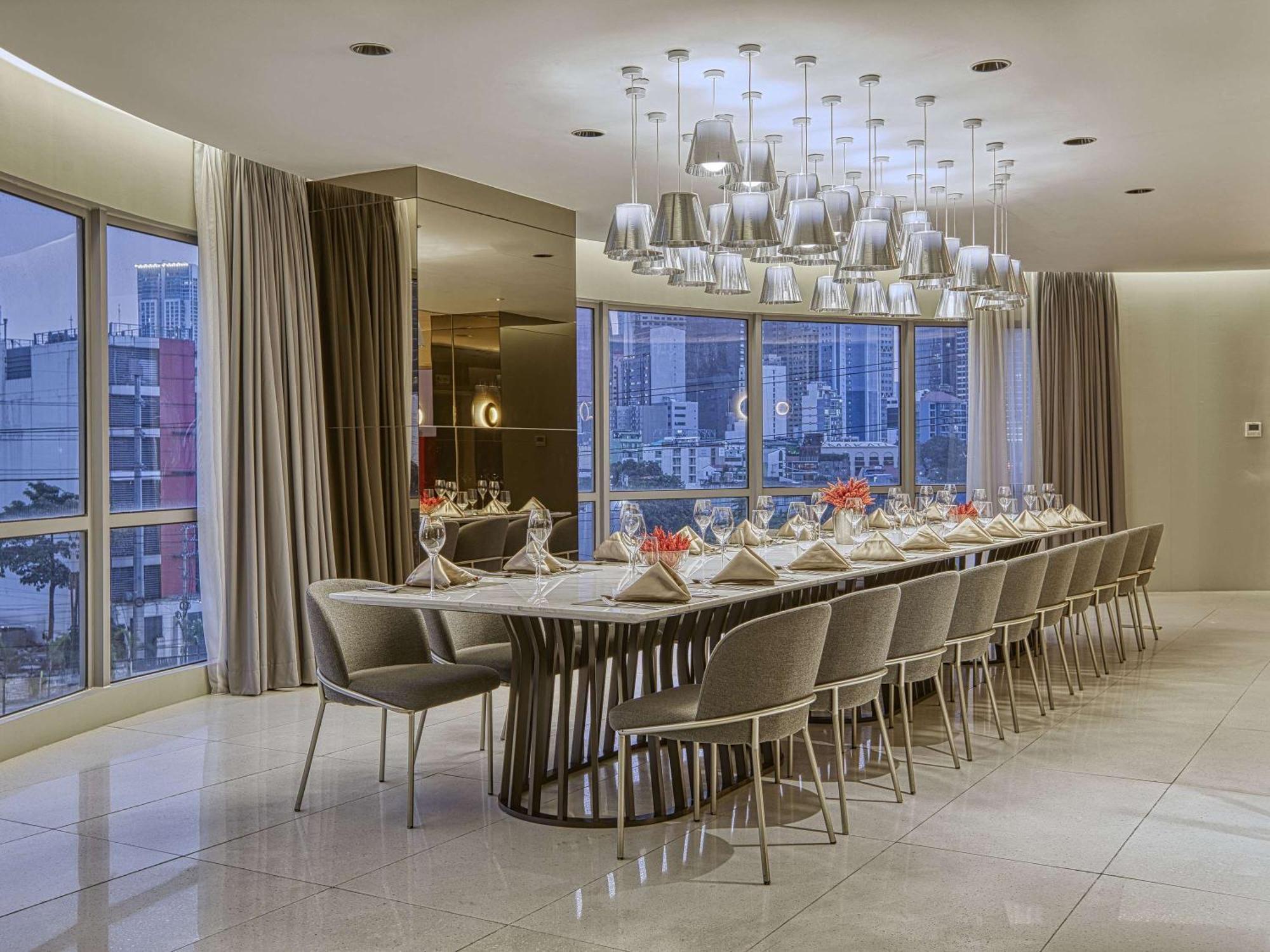 Novotel Suites Manila At Acqua Mandaluyong Zewnętrze zdjęcie