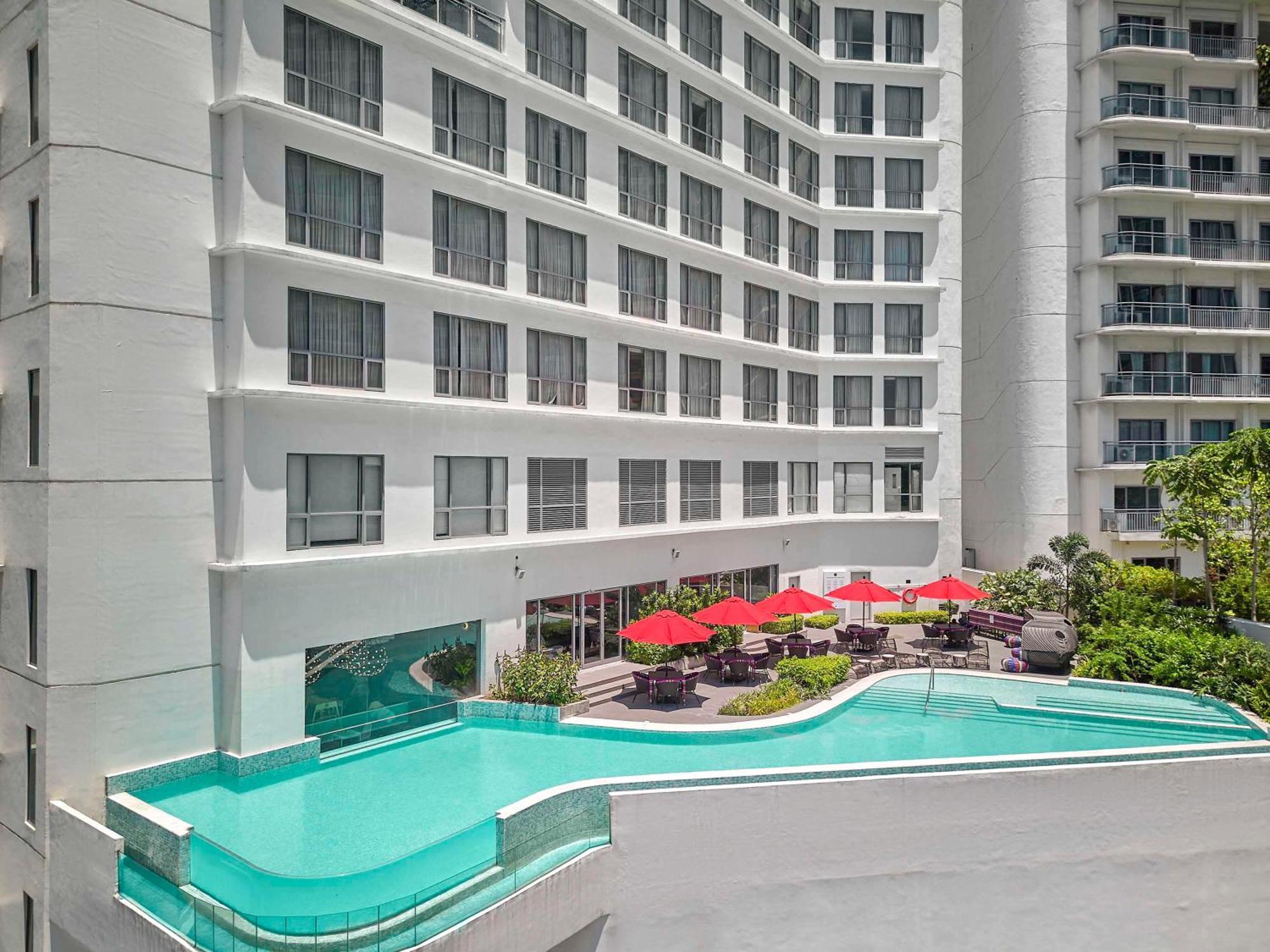 Novotel Suites Manila At Acqua Mandaluyong Zewnętrze zdjęcie