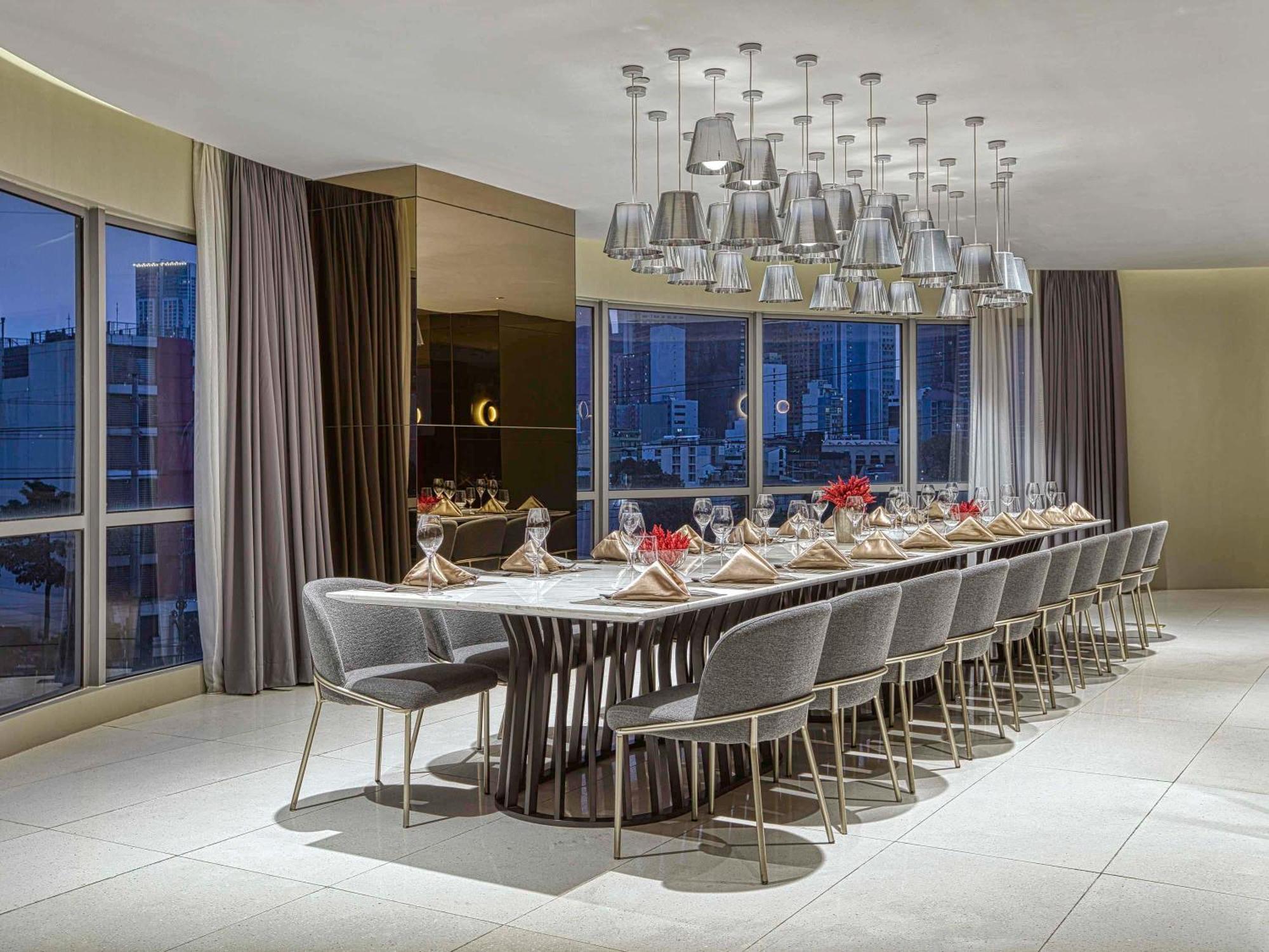 Novotel Suites Manila At Acqua Mandaluyong Zewnętrze zdjęcie