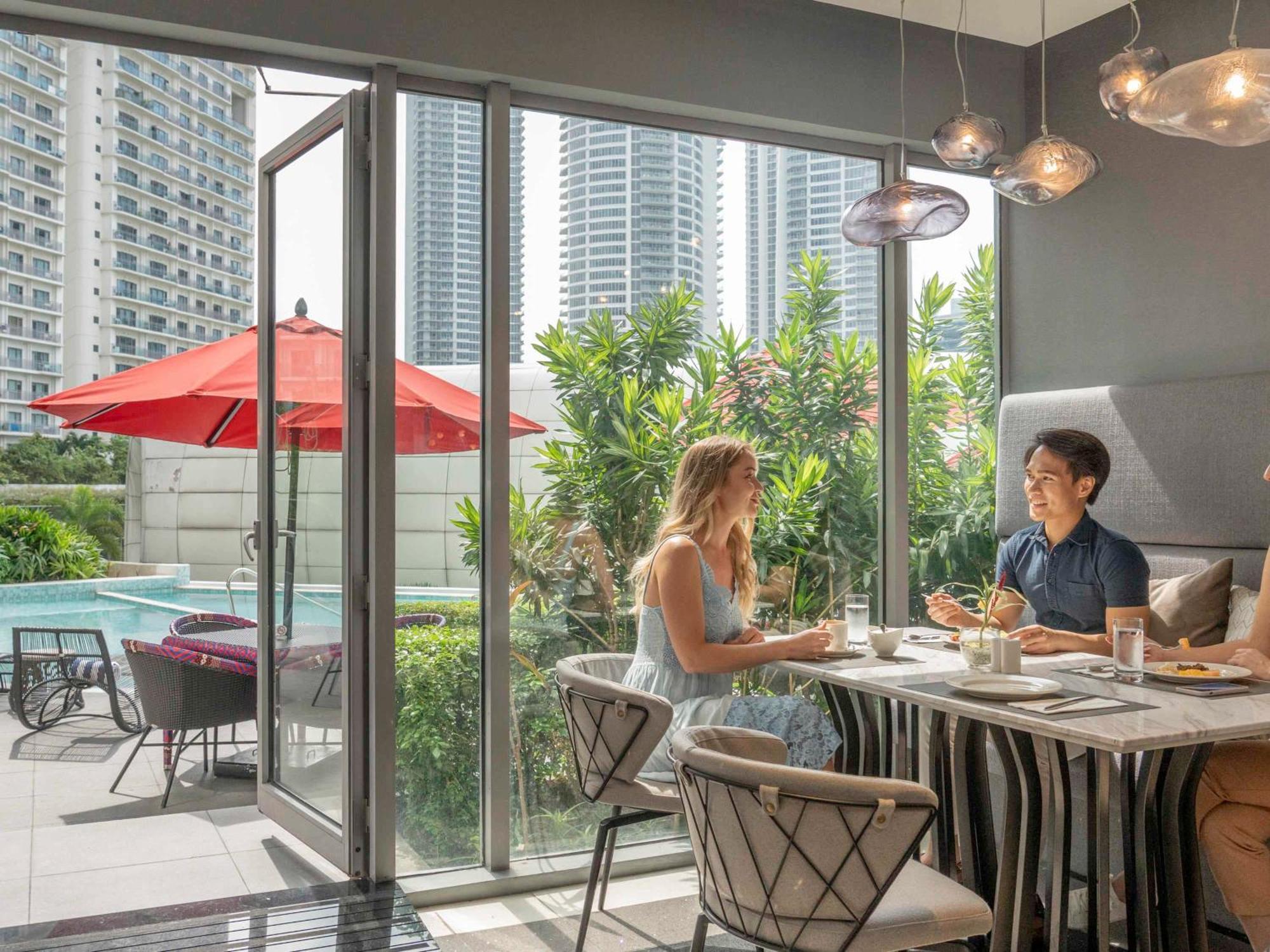 Novotel Suites Manila At Acqua Mandaluyong Zewnętrze zdjęcie