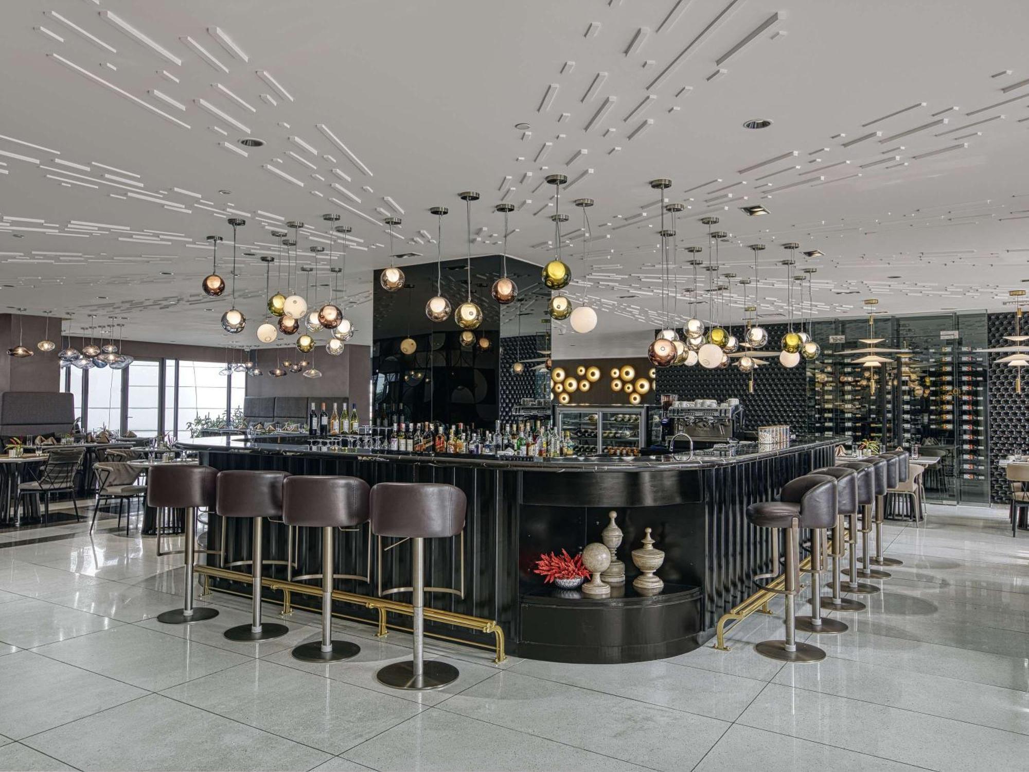 Novotel Suites Manila At Acqua Mandaluyong Zewnętrze zdjęcie