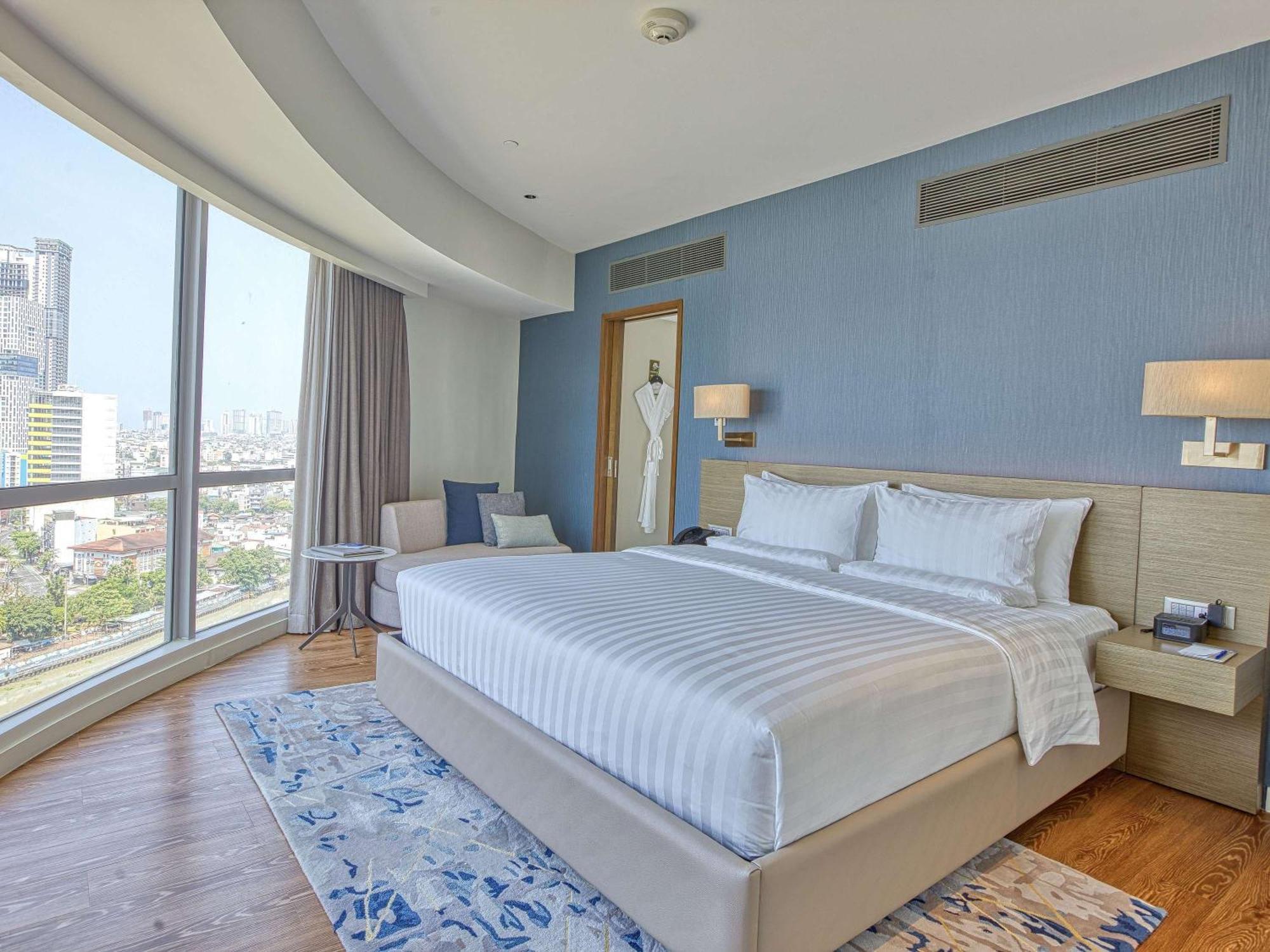 Novotel Suites Manila At Acqua Mandaluyong Zewnętrze zdjęcie