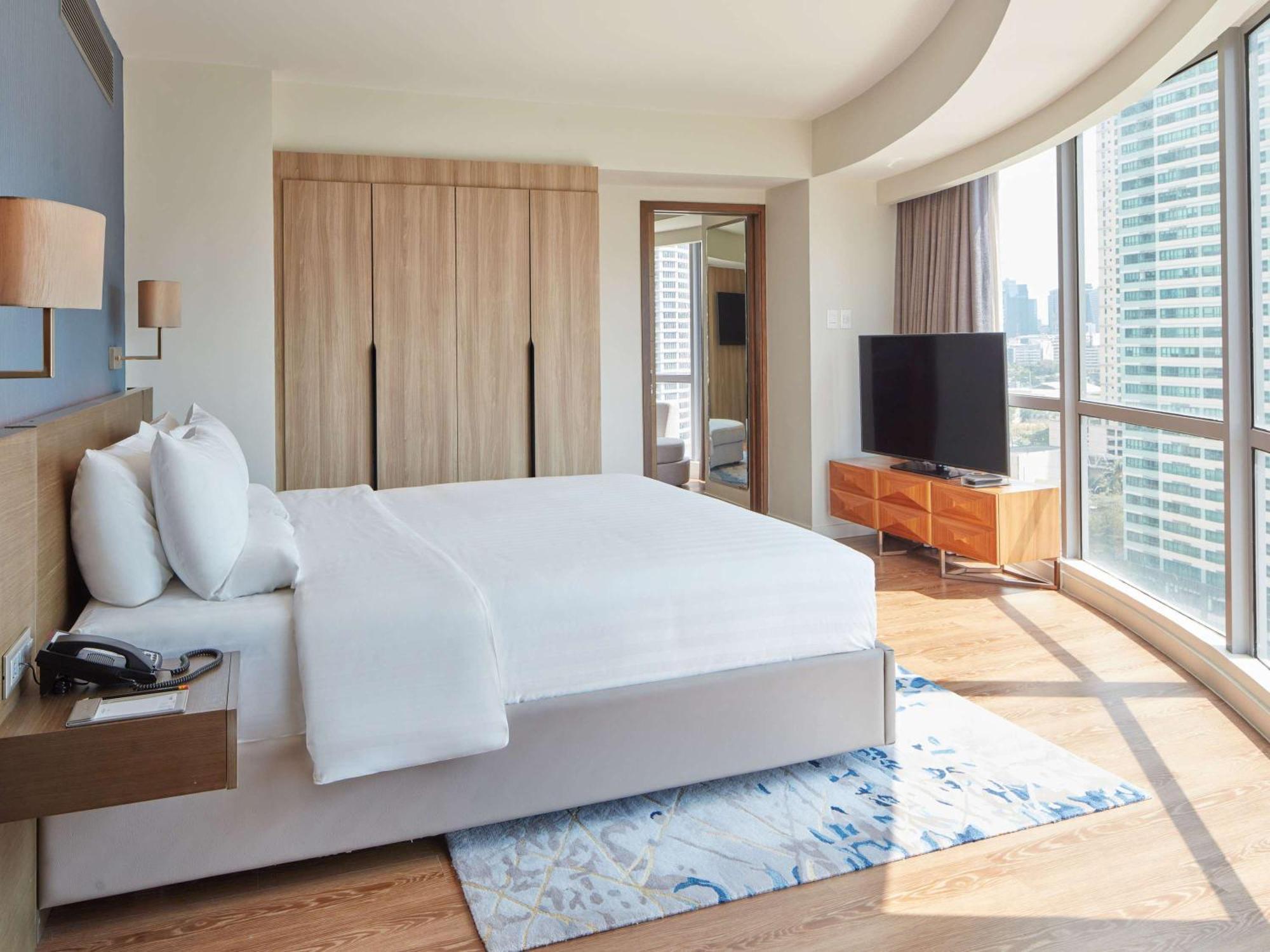 Novotel Suites Manila At Acqua Mandaluyong Zewnętrze zdjęcie